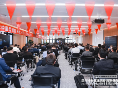 勇攀高峰！華為智能光伏重獎禮遇分銷伙伴同路人