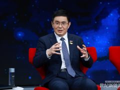 “綠”動(dòng)未來(lái)，鐘寶申攜“高富帥安”BC電池再登央視《對(duì)話(huà)》